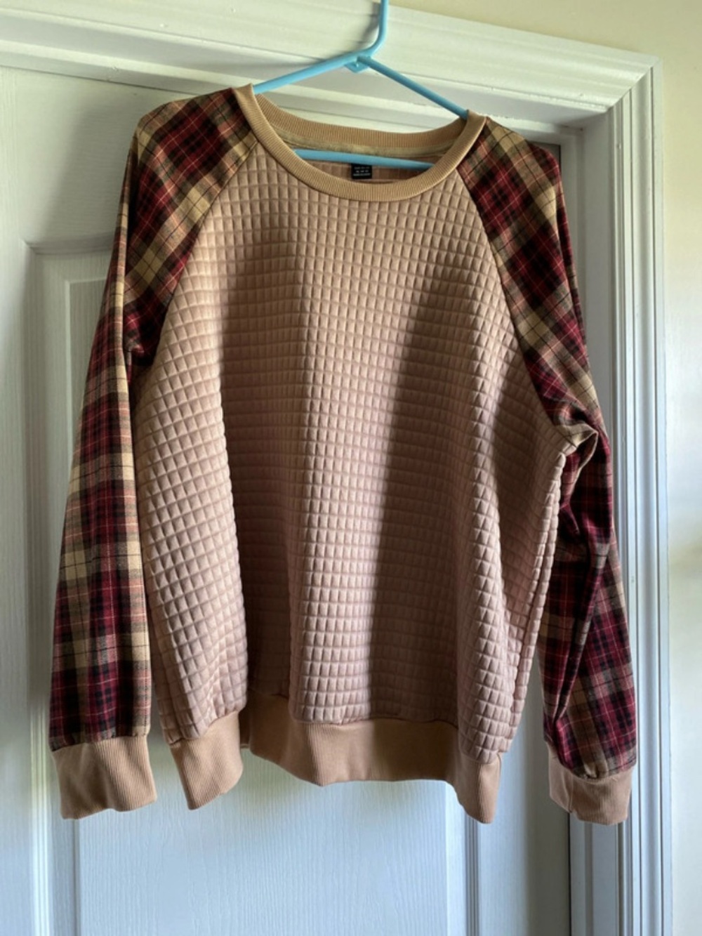 SHEIN Beige Quilted Crewneck Sweater with Red Plaid Sleeves